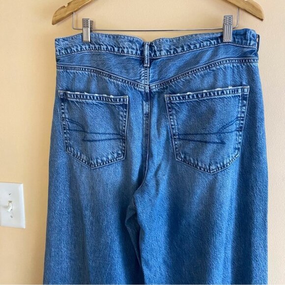AE Dreamy Drape Super High-Waisted Baggy Wide-Leg Jean Woman 12 Blue Distressed - Picture 7 of 16
